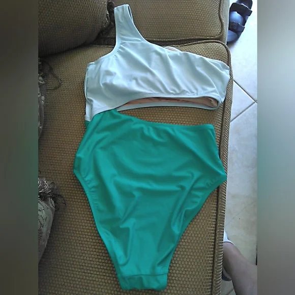 BNWOT J. CREW Elegant One-Shoulder Bikini Light Blue & Green 4 (RECYCLE MATERIAL - Picture 2 of 8